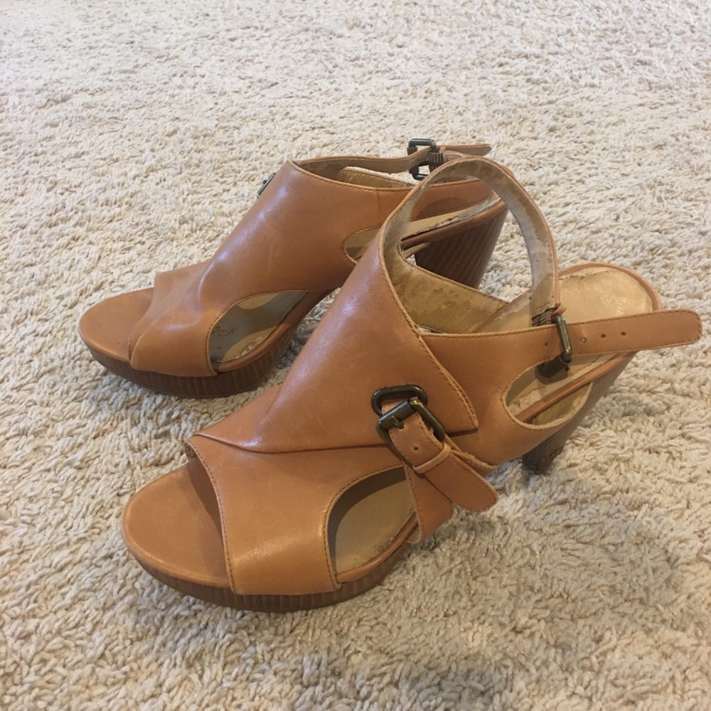 Tan Nine West heeled sandals Size 9